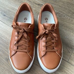 Kizik Men's Vegas Chestnut 5 Leather Casual sneaker